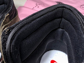 Travis Scott x Air Jordan 1 High - Sneakers Club